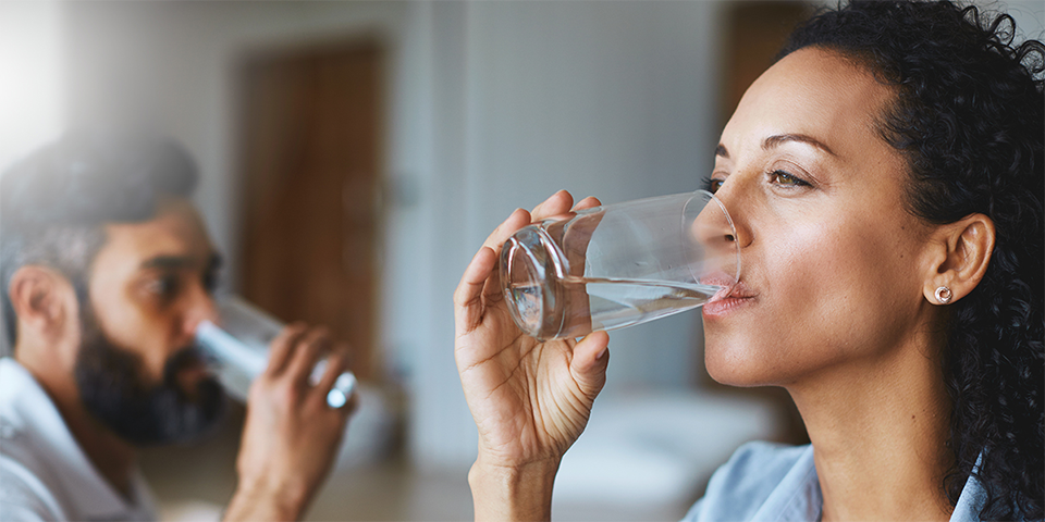 Does Drinking Water Really Give You Younger Looking Skin?