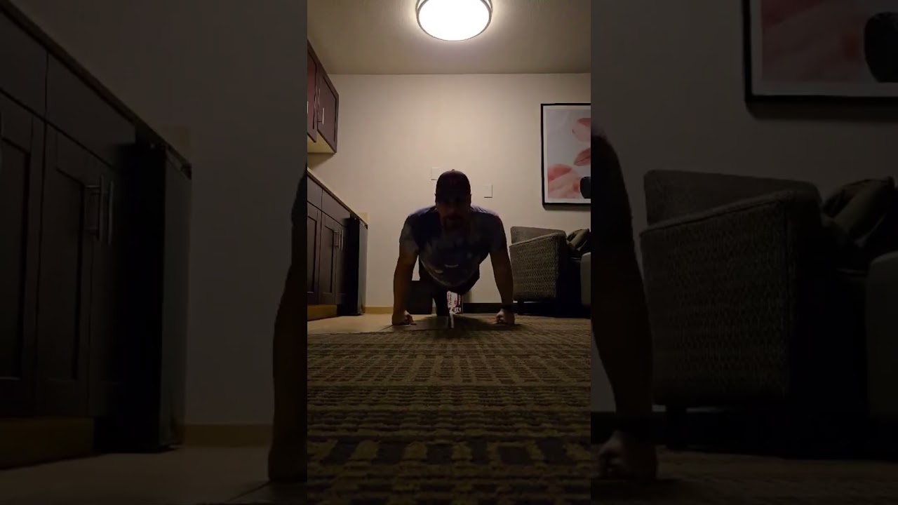 Day 204 – 22 Push Ups  #health #motivation #anxiety  #depression #fitness  #goals #hotel #healthy